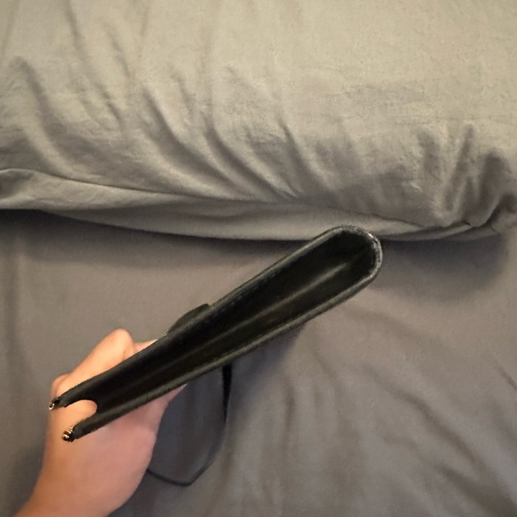 EUC LV Pochette accessories in black epi - Picture 6 of 10